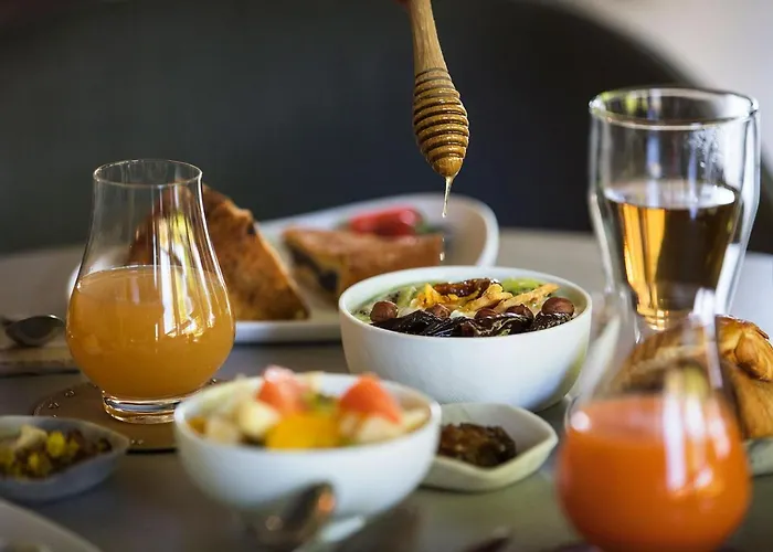 ローベルジュ バスク ルレ ＆ シャトー ホテル サン・ペ・シュル・ニヴェル