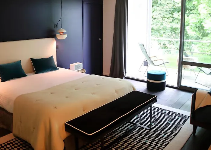 ローベルジュ バスク ルレ ＆ シャトー ホテル サン・ペ・シュル・ニヴェル